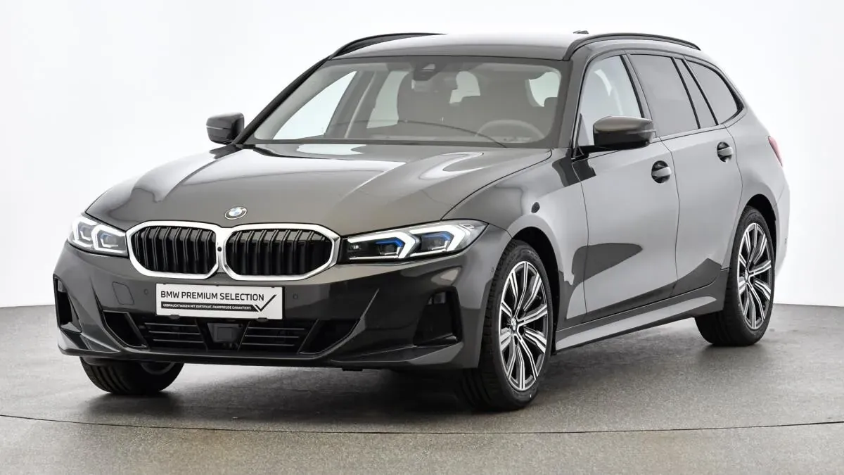 BMW 3 Series 2024 photo 2