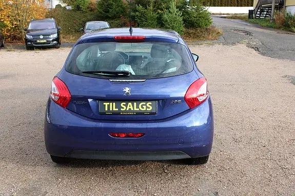 Peugeot 208 2012 photo 5