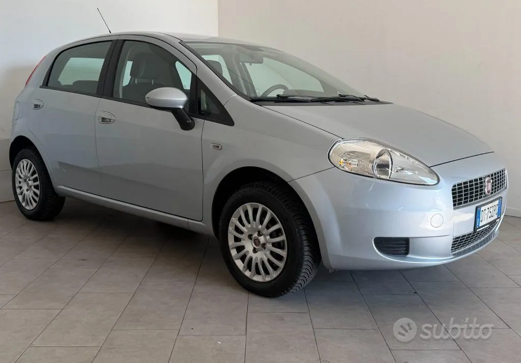 Fiat Grande Punto 2009 photo 3
