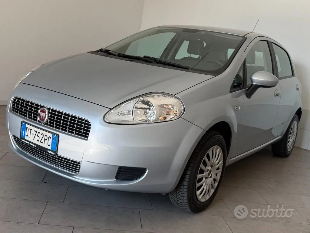 Fiat Grande Punto 2009 photo 2