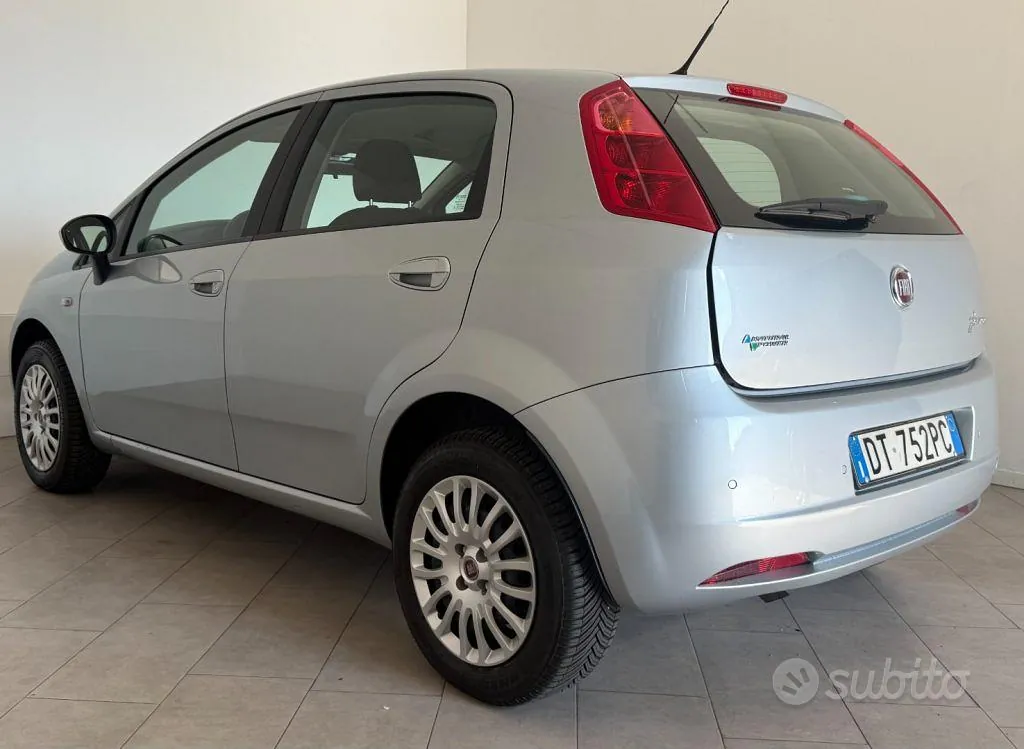 Fiat Grande Punto 2009 photo 4