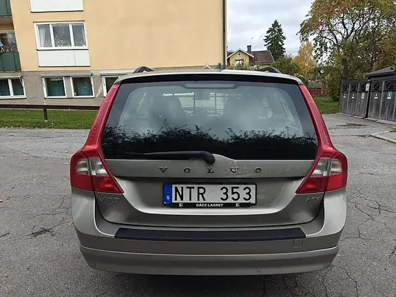 Volvo V70 2012 photo 4