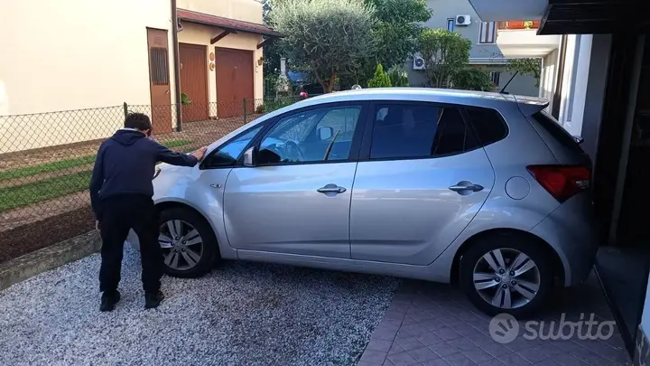 Hyundai Ix20 2011 photo 3