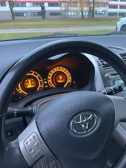 Toyota Auris 2008 photo 3