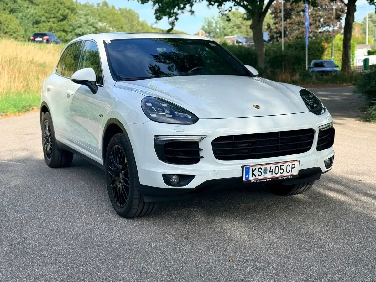 Porsche Cayenne 2015 photo 2