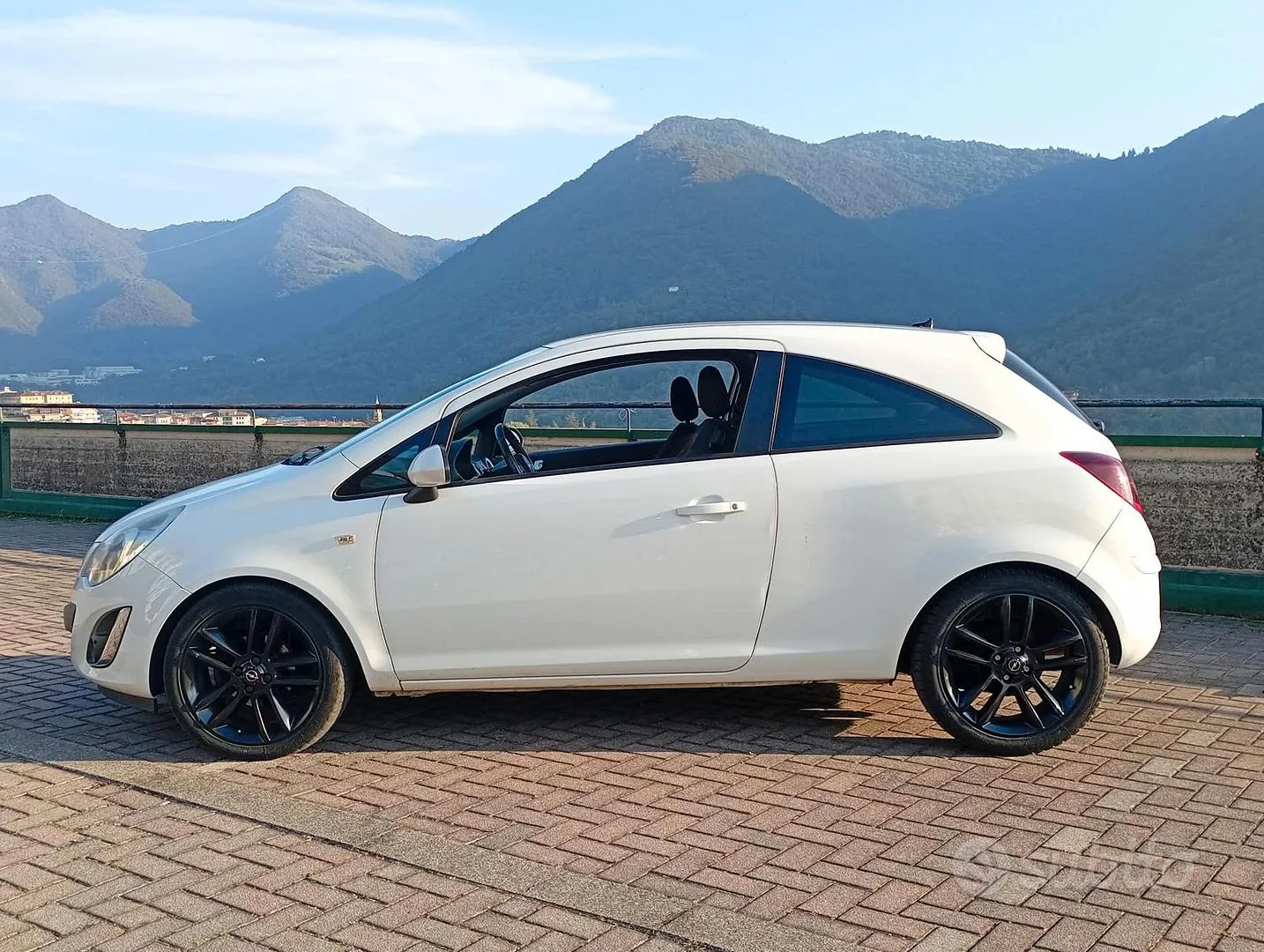 Opel Corsa D 2011 photo 2