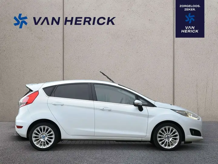 Ford Fiesta 2013 photo 3
