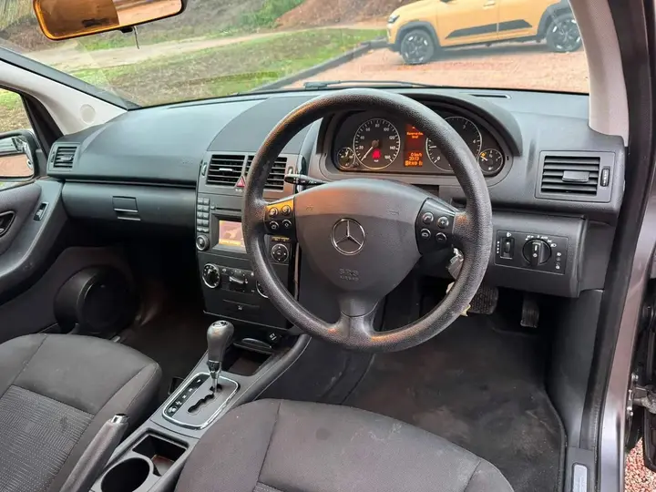 Mercedes-Benz A-Class 2009 photo 5