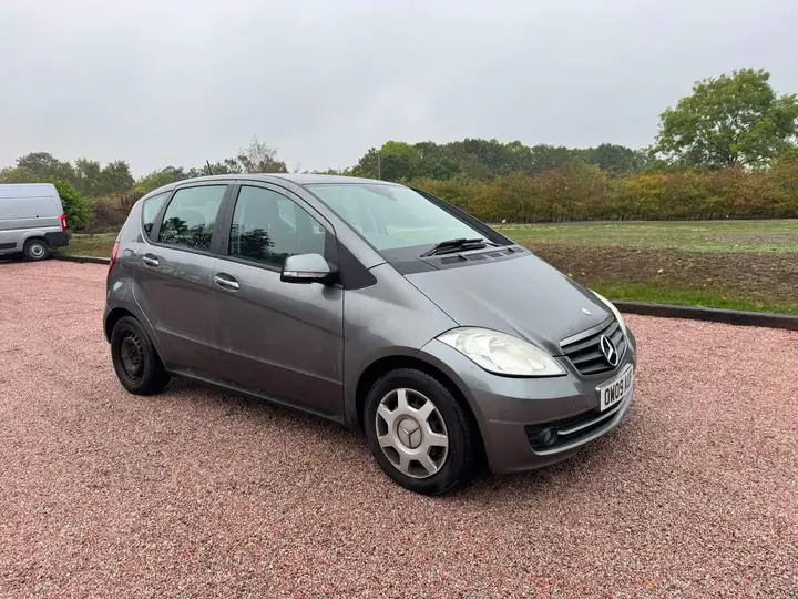Mercedes-Benz A-Class 2009 photo 2