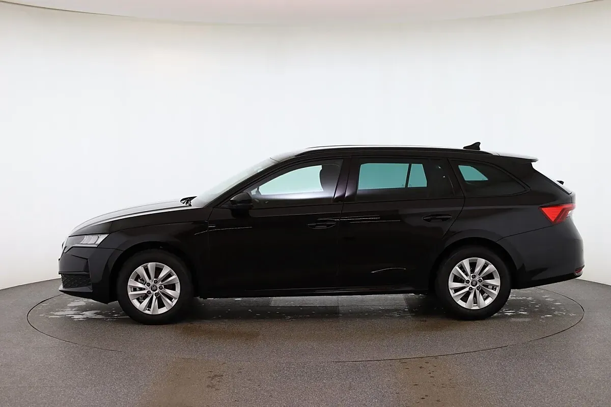Skoda Octavia 2026 photo 2