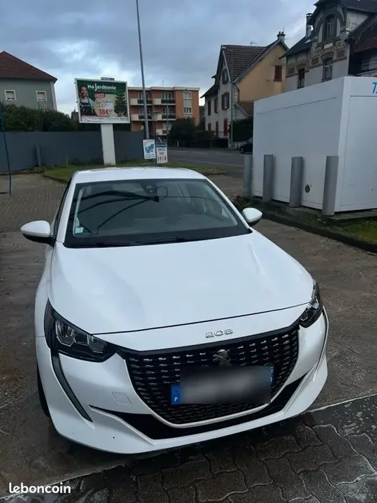 Peugeot 208 2020 photo 3