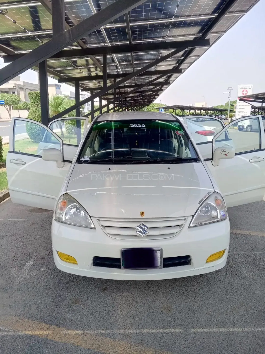 Suzuki Liana