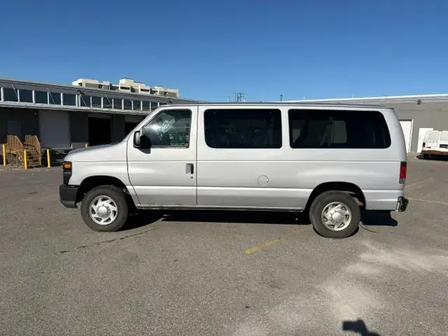 Ford E-Series 2013 photo 4
