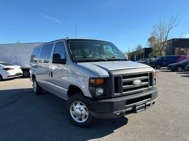 Ford E-Series 2013 photo 3