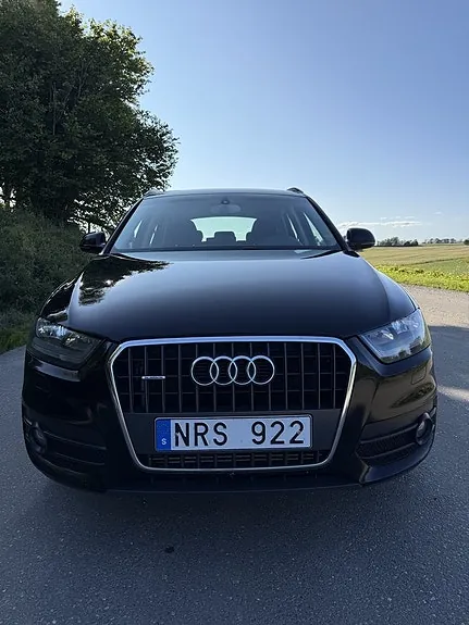 Audi Q3 2012 photo 2