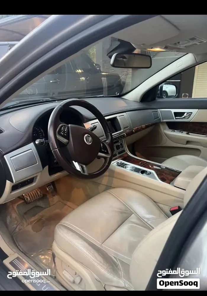 Jaguar Xf 2012 photo 3
