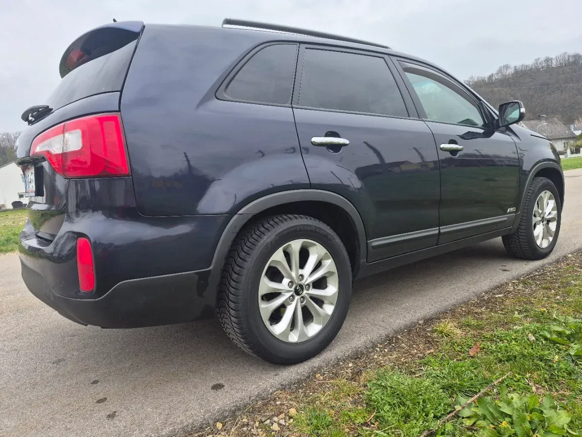 Kia Sorento 2013 photo 2