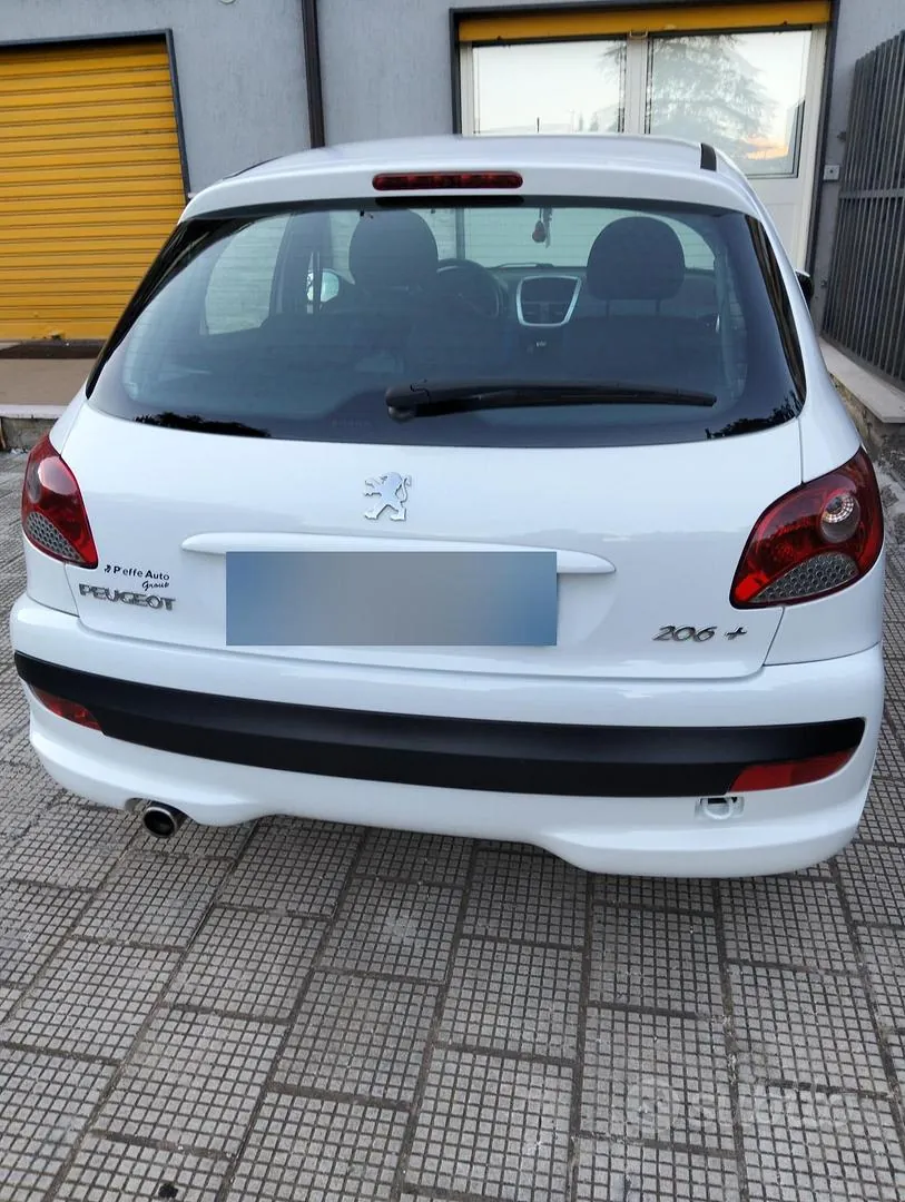 Peugeot 206 2012 photo 4