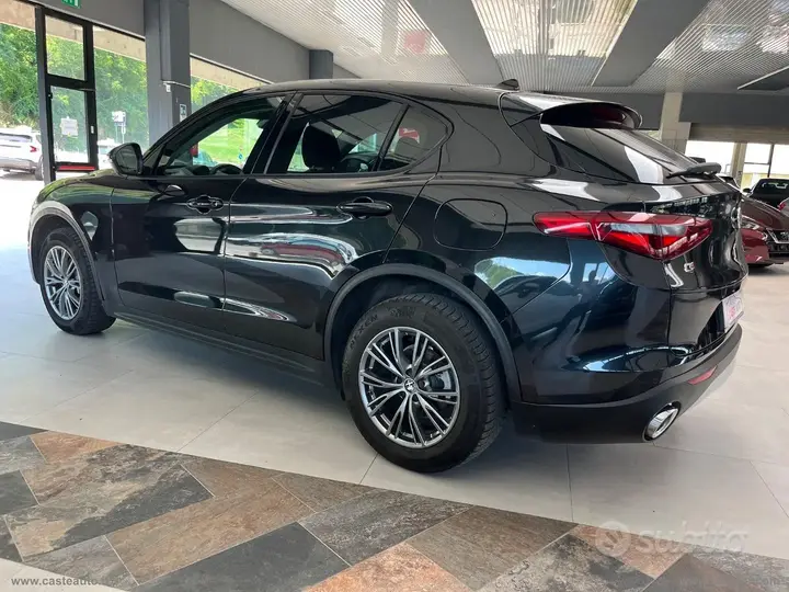 Alfa Romeo Stelvio 2017 photo 4