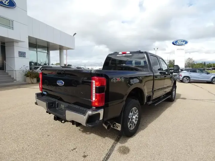 Ford F350 2026 photo 2