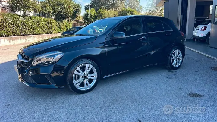 Mercedes-Benz A 180 2018 photo 2
