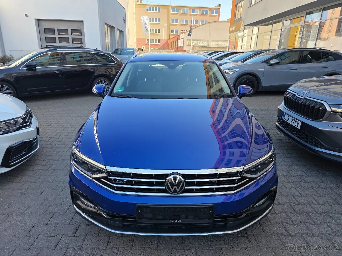 Volkswagen Passat 2023 photo 2