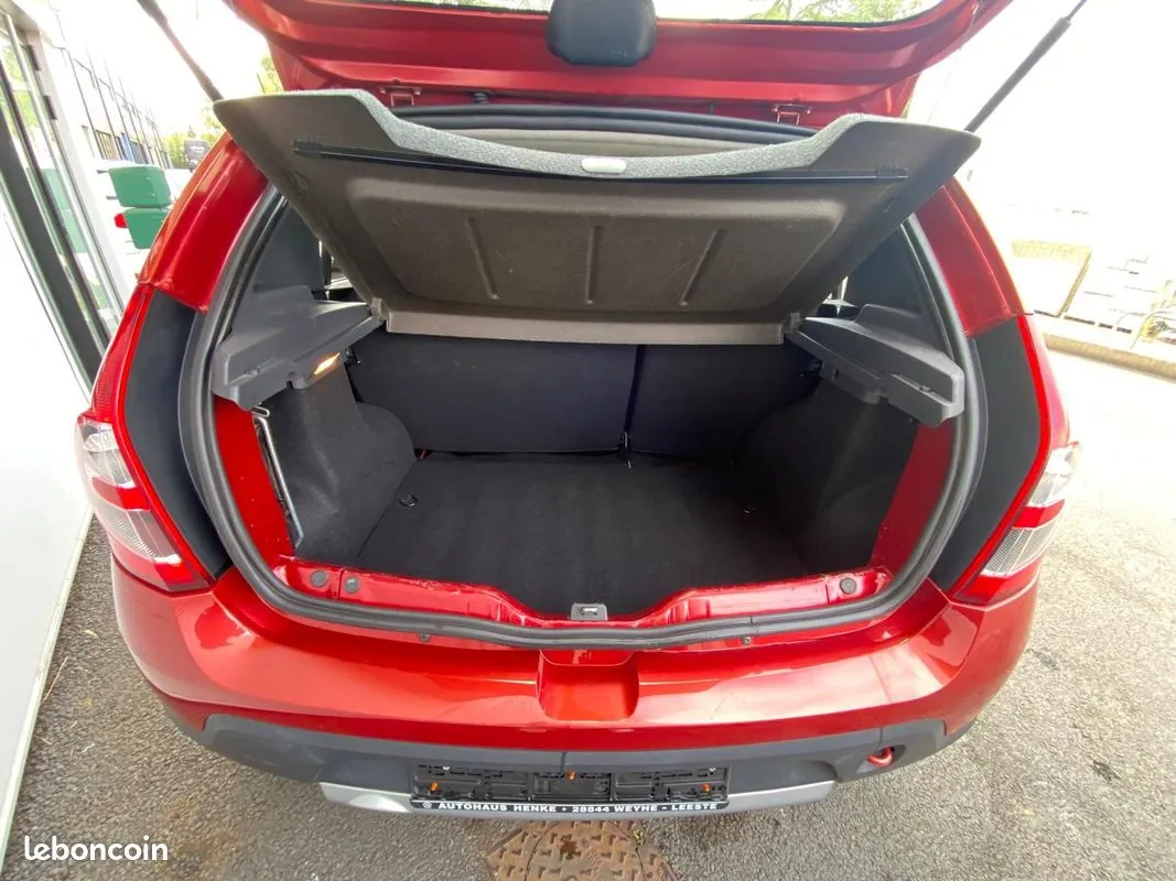 Dacia Sandero 2011 photo 4