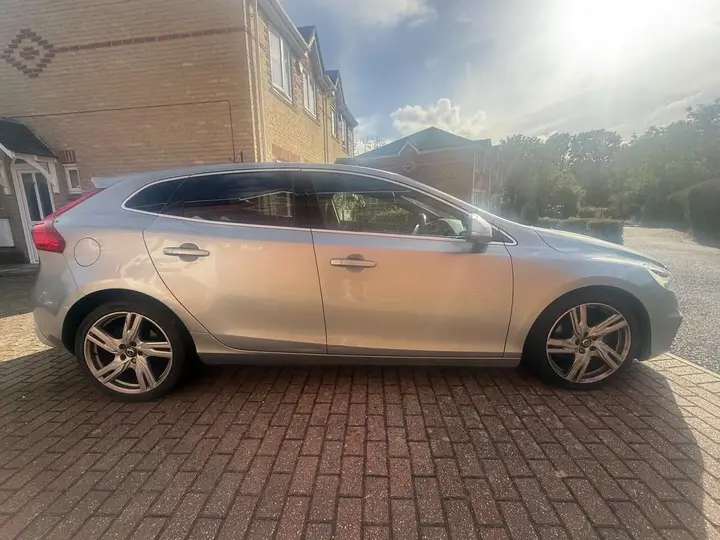 Volvo V40 2016 photo 2