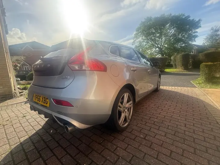 Volvo V40 2016 photo 3