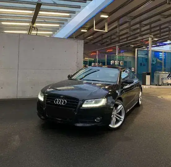 Audi A5 2011 photo 2