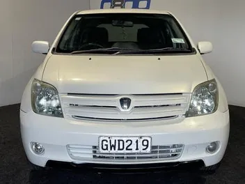 Toyota Ist 2004 photo 3