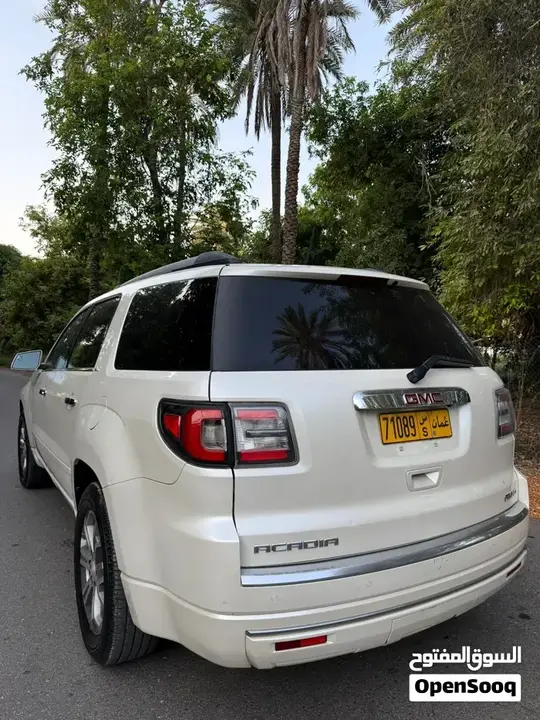 GMC Acadia 2014 photo 2