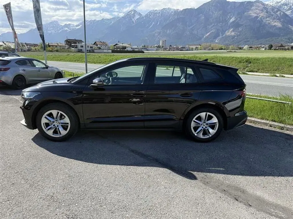 Skoda Enyaq 2023 photo 2