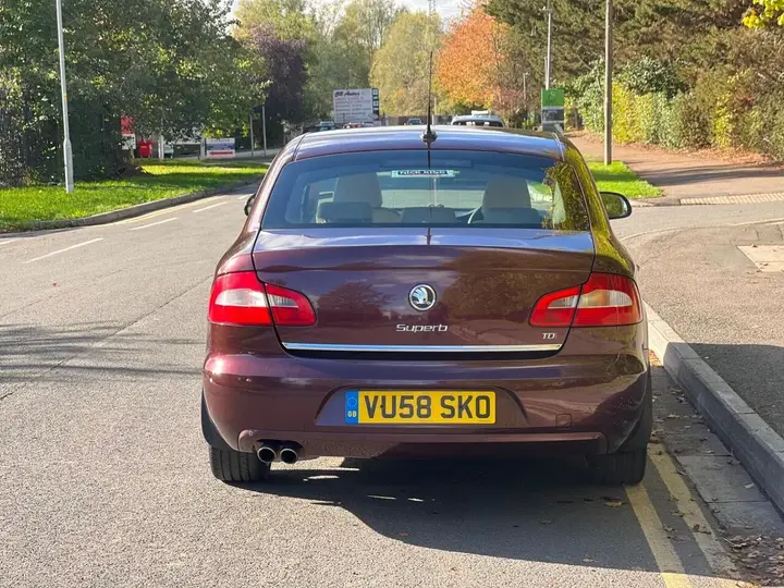 Skoda Superb 2008 photo 5