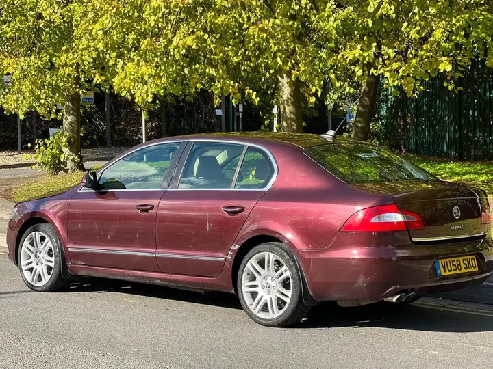 Skoda Superb 2008 photo 3