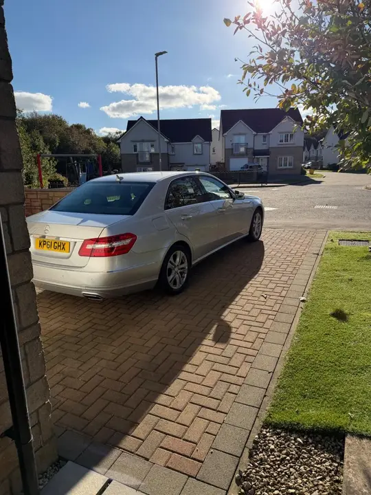 Mercedes-Benz E-Class 2011 photo 3