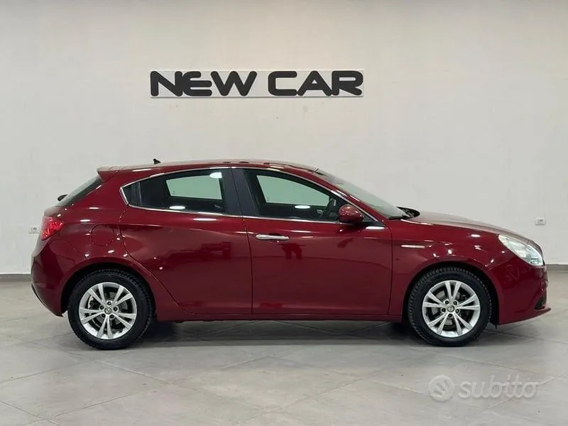 Alfa Romeo Giulietta 2012 photo 5