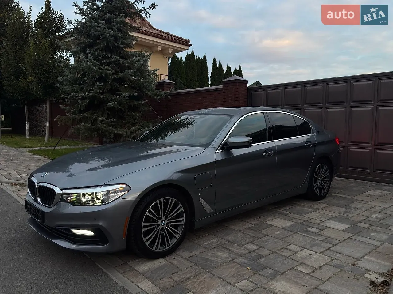 BMW 5 Series 2018 photo 5