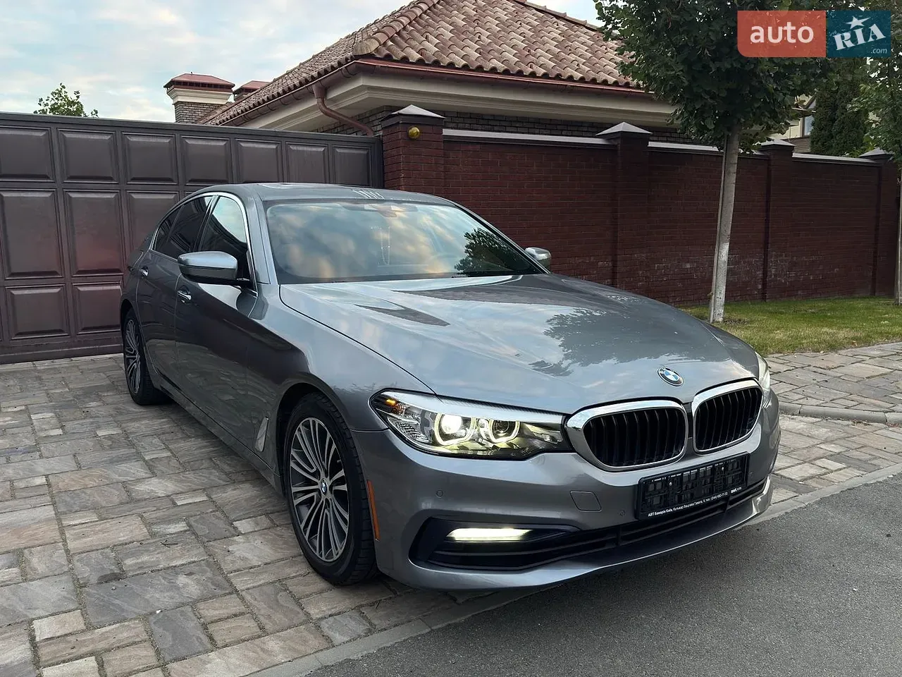BMW 5 Series 2018 photo 4