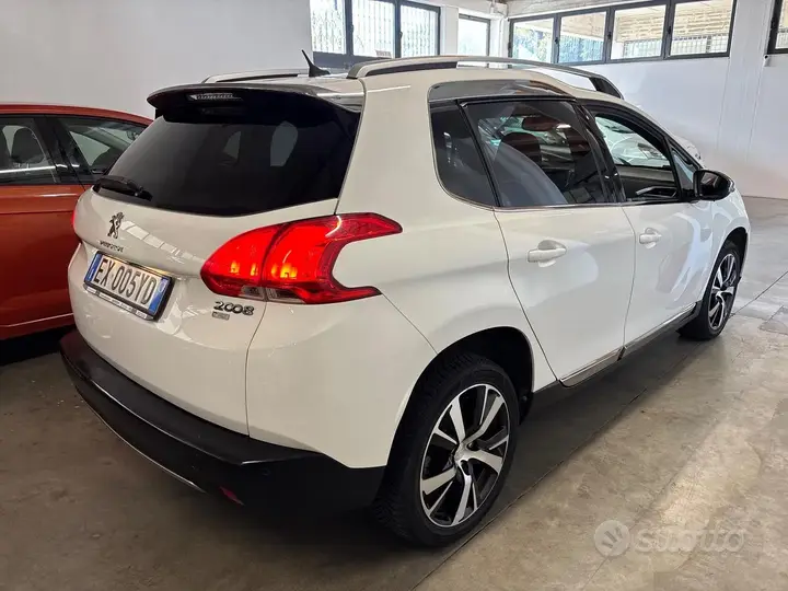 Peugeot 2008 2015 photo 4
