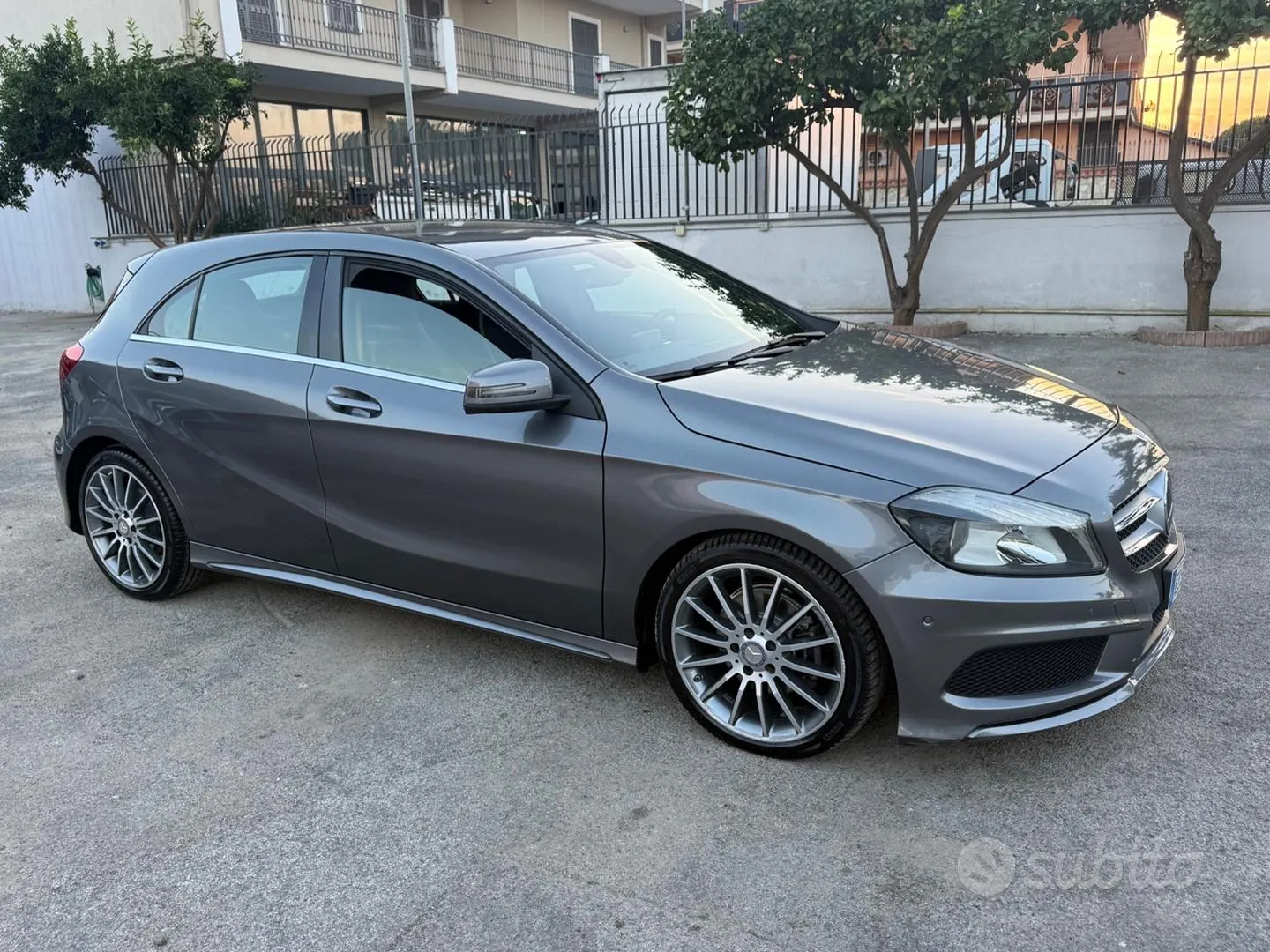 Mercedes-Benz A 200 2015 photo 2