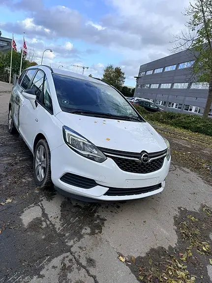 Opel Zafira 2017 photo 2