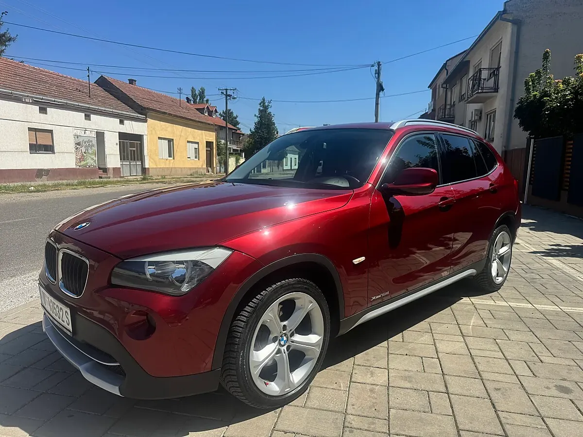 BMW X1 2012 photo 2
