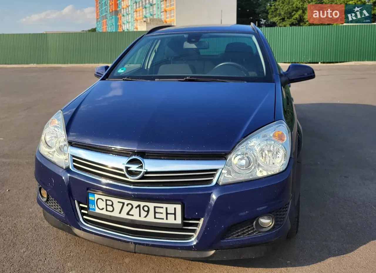 Opel Astra 2010 photo 3