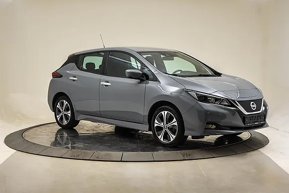 Nissan Leaf 2021 photo 2