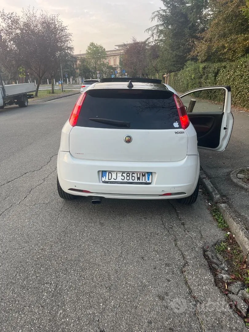 Fiat Grande Punto 2007 photo 2