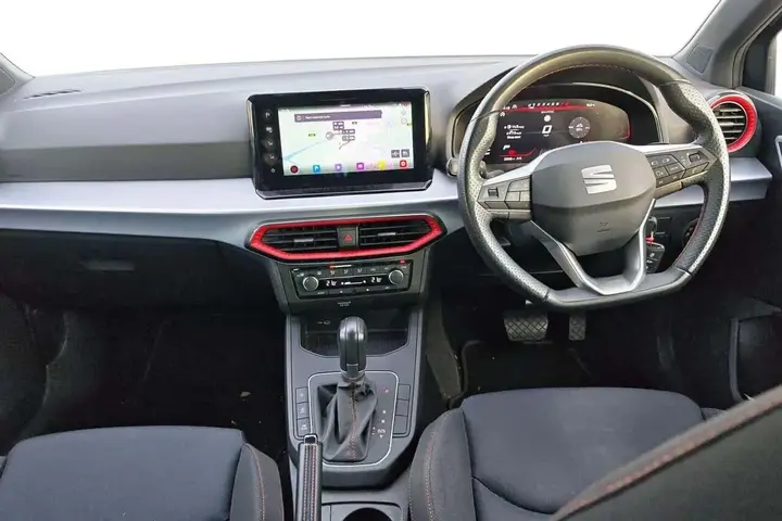 Seat Ibiza 2024 photo 2