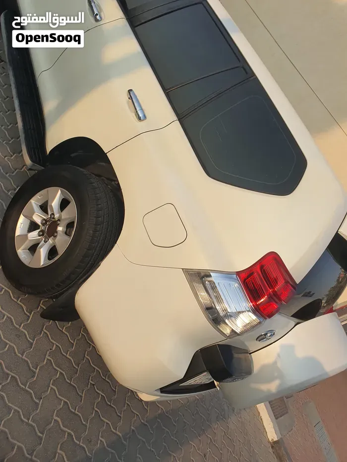 Toyota Prado 2013 photo 2