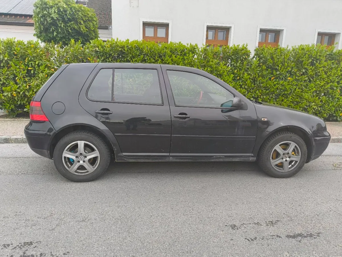 Volkswagen Golf 1999 photo 2