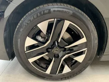 Peugeot 208 2025 photo 3